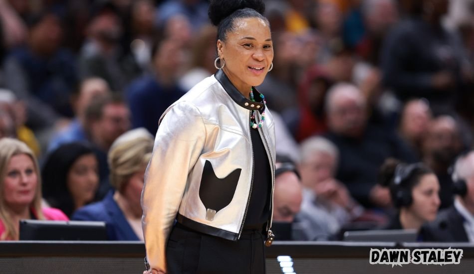 Dawn Staley coaching during a game